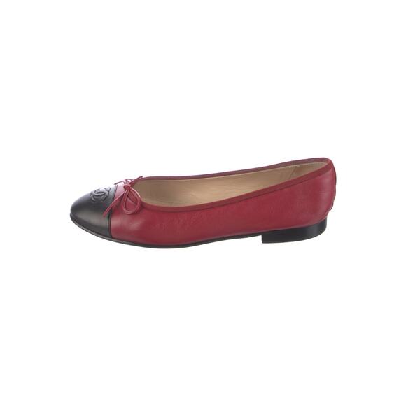 CHANEL Shoes - Chanel Vintage 2009 Ballet Red Leather Flats Size 38.5